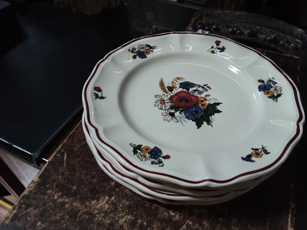 LOT DE 6 ASSIETTES FLEURS