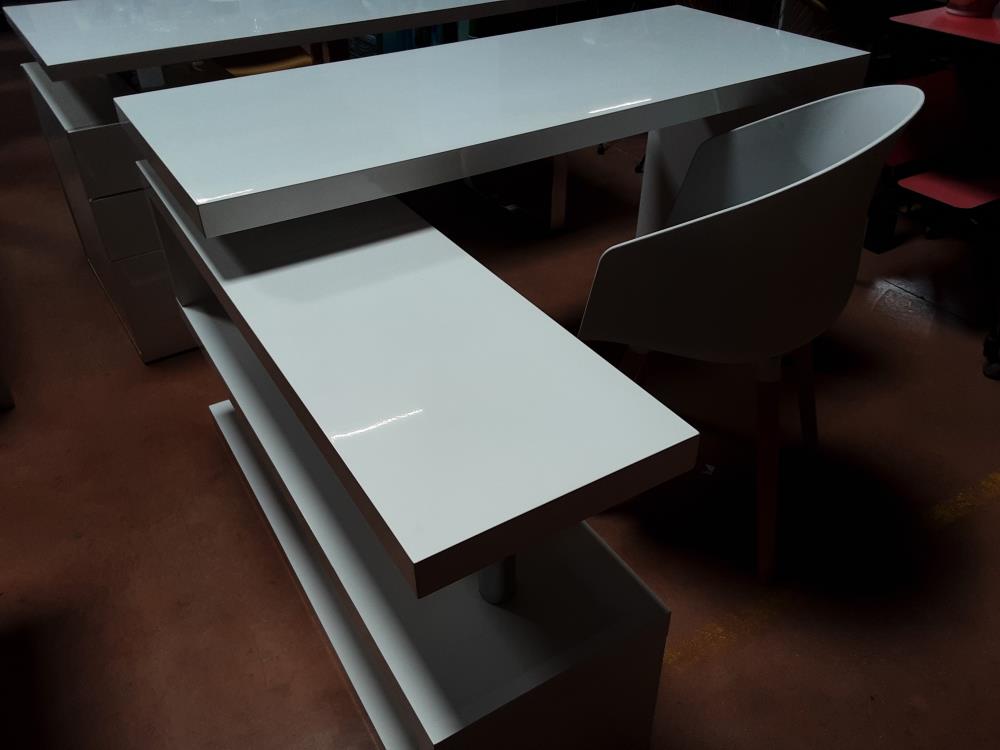 BUREAU LAQUE BLANC PIVOTANT