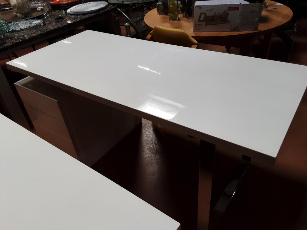 BUREAU LAQUE BLANC + CAISSON