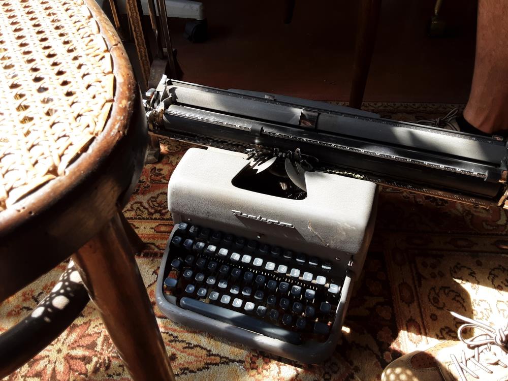 MACHINE A ECRIRE
