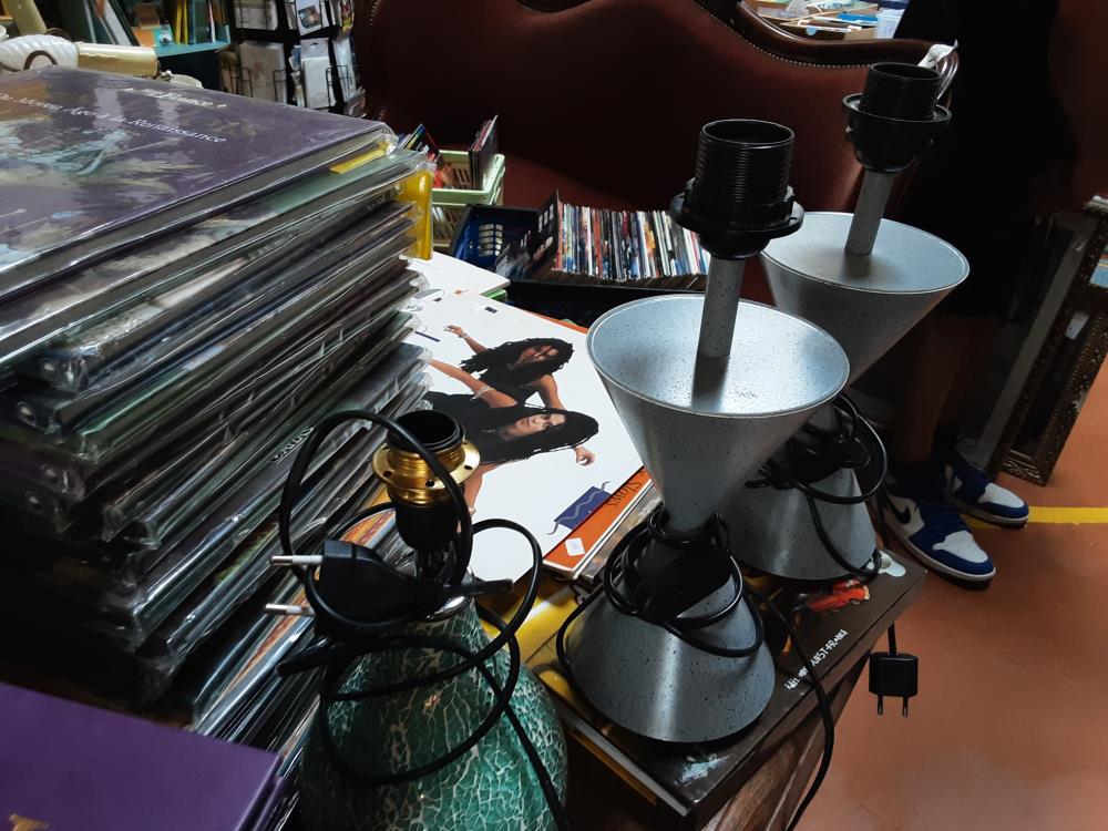 PIED DE LAMPE