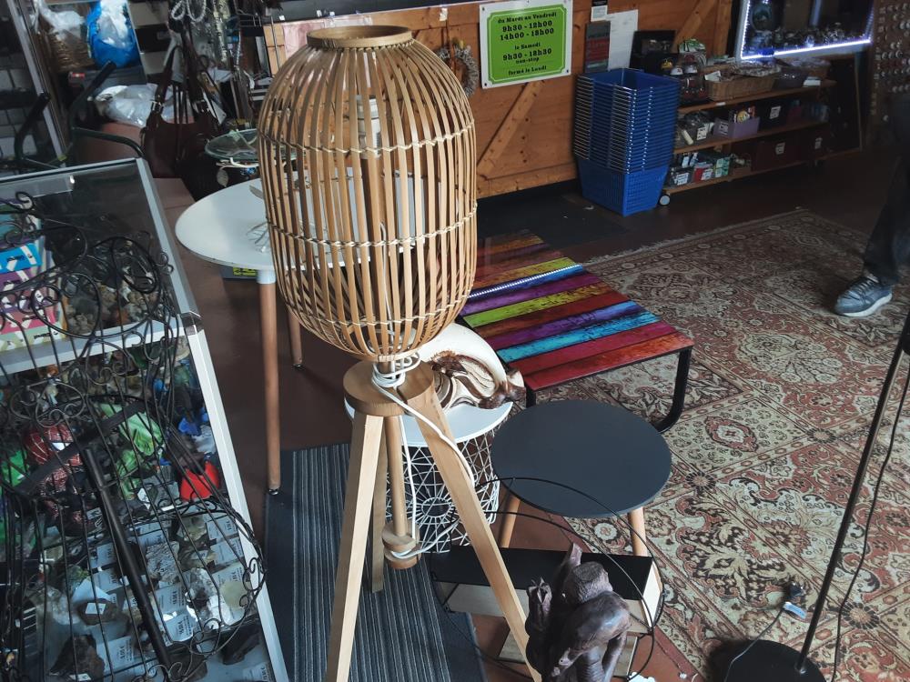 LAMPADAIRE BOIS