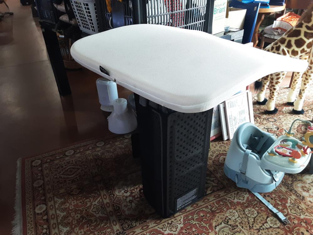 LIT PARAPLUIE + MATELAS 