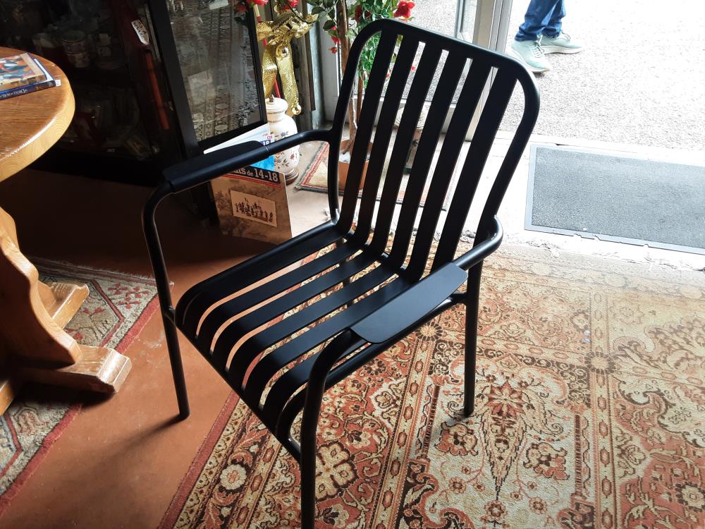 CHAISE DE JARDIN MÉTALLIQUE NOIR VIALA