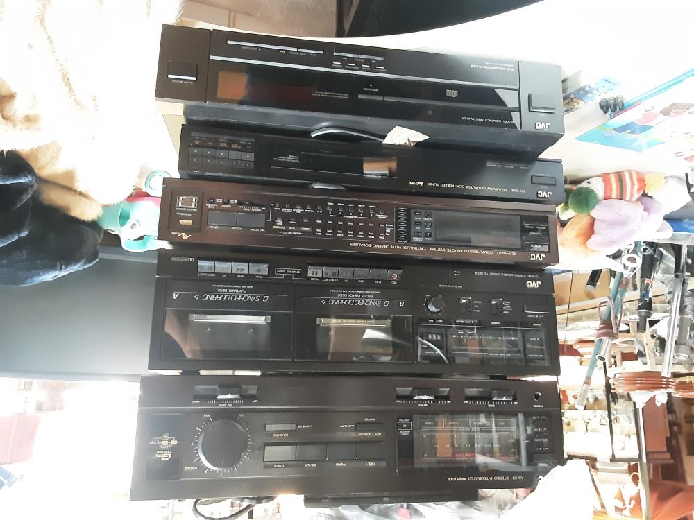 CHAINE JVC AX33