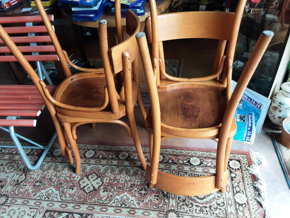 LOT DE 4 CHAISES BOIS
