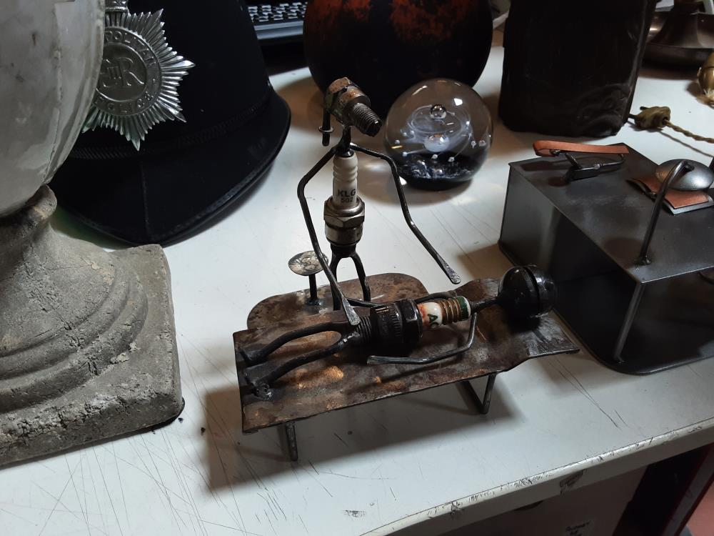 DECORATION METALLIQUE MASSEUR