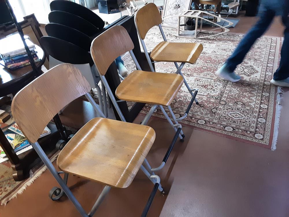 TABOURET PLIABLE