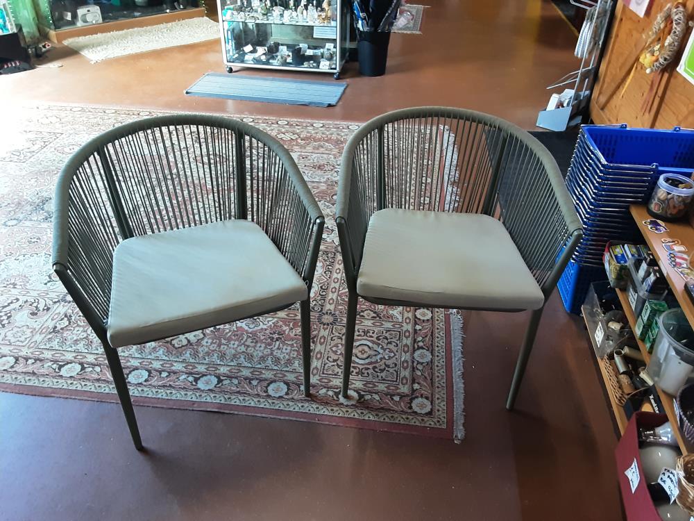 FAUTEUIL VERT CEDRE PN 159