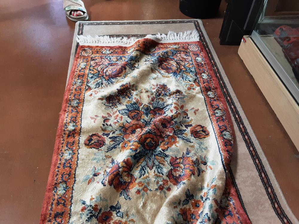 TAPIS FLEURS ORANGE