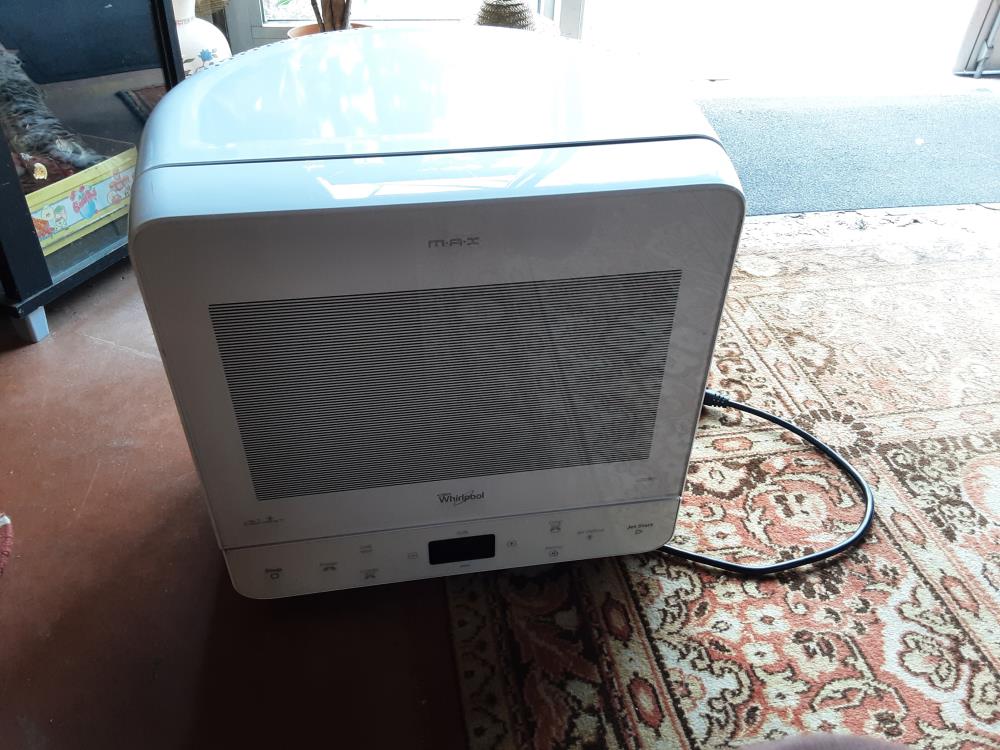 MICRO ONDE WHIRPOOL ET GRILL + PLATEAU