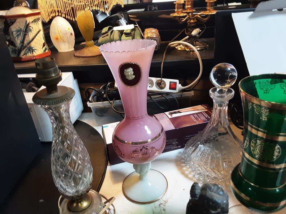 VASE OPALINE ROSE