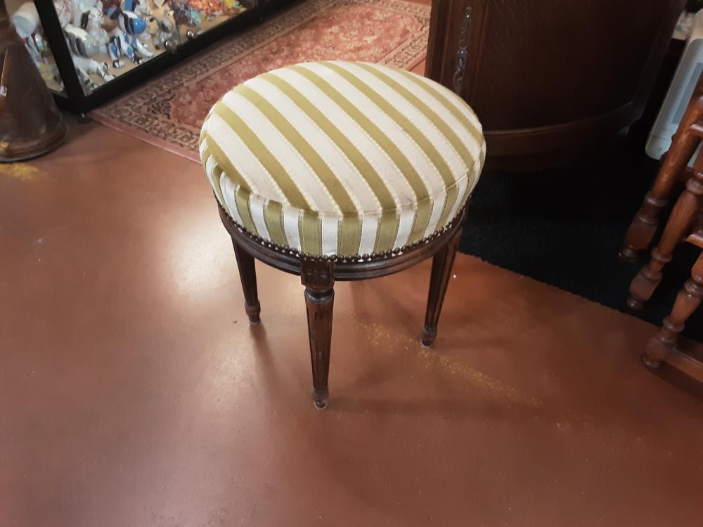TABOURET LOUIS XVI