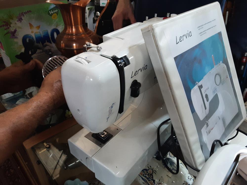 MACHINE A COUDRE LERVIA + PEDALE