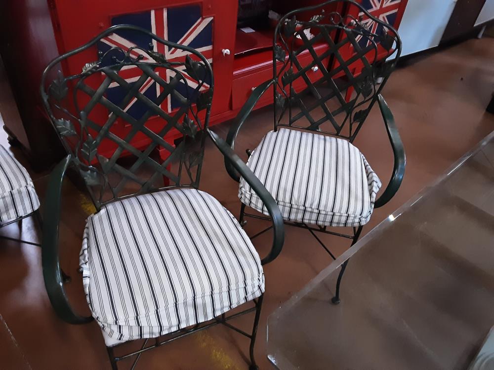 PAIRE DE FAUTEUILS METALIQUES VERTS