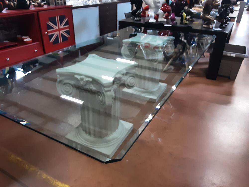 TABLE VERRE PIEDS COLONNE 