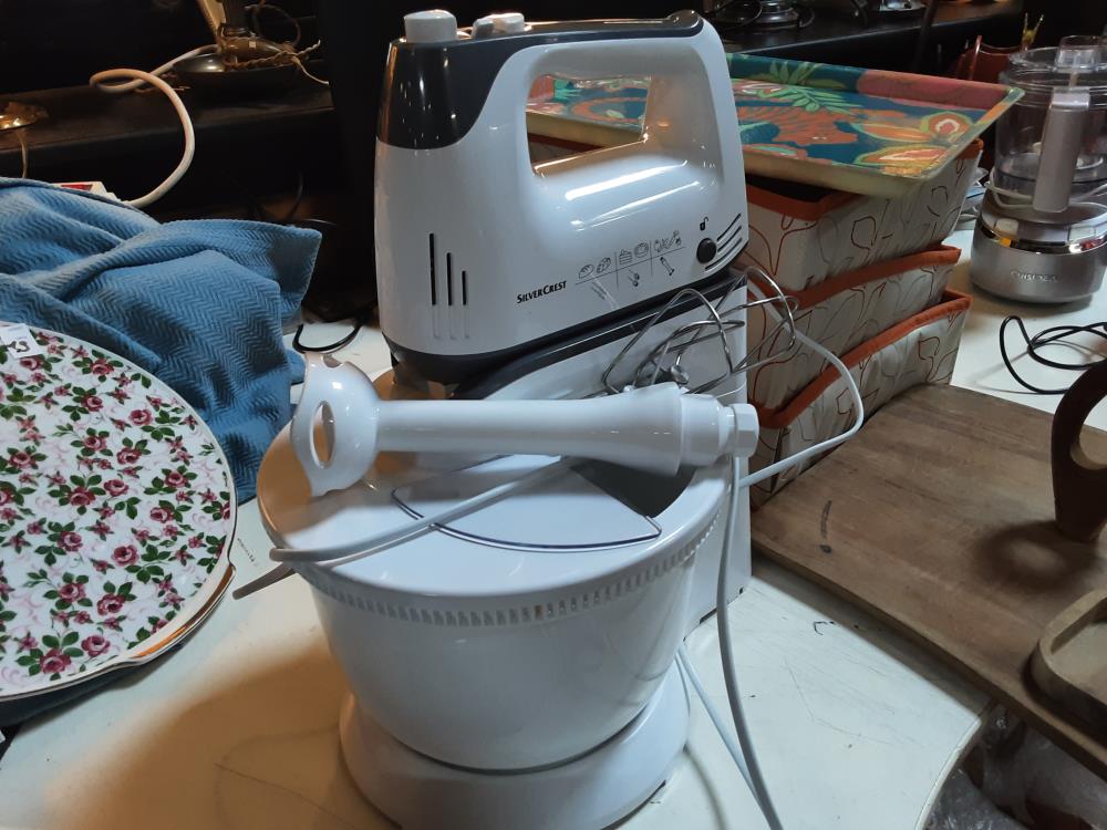 ROBOT SILVERCREST + ACCESSOIRES 