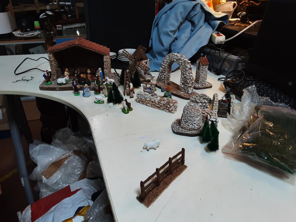 CRECHE TERRE CUITE ARTISANALE AUBAGNE PRIX NEUF ; 300