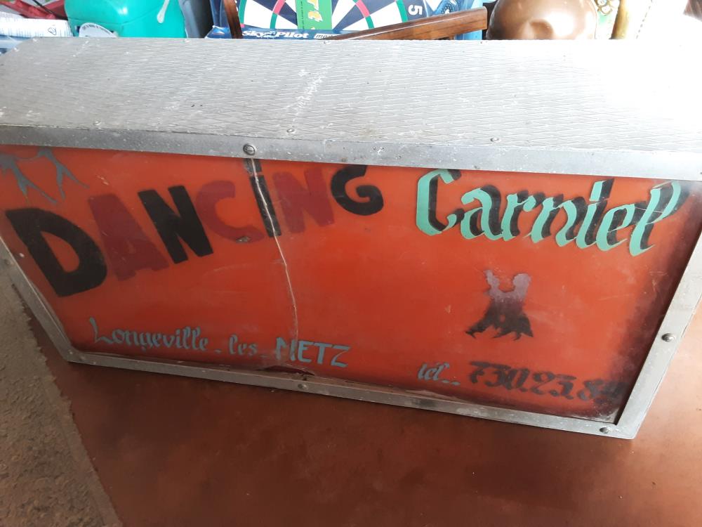 ENSEIGNE LUMINEUSE DANCING GARNIEL