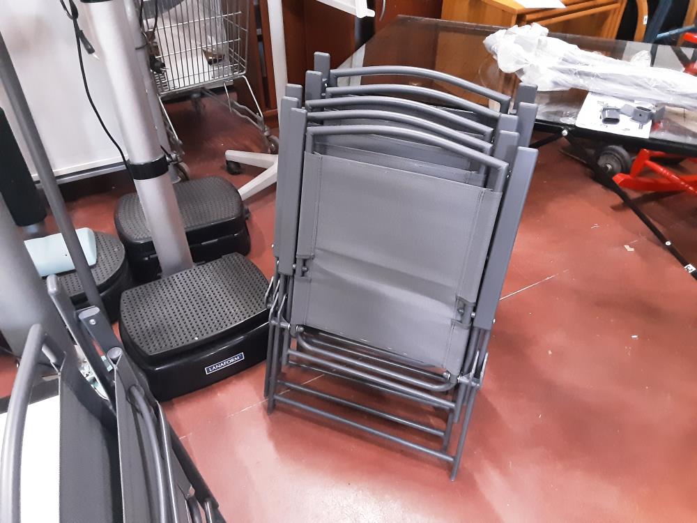 CHAISE GRISE EXTERIEURE