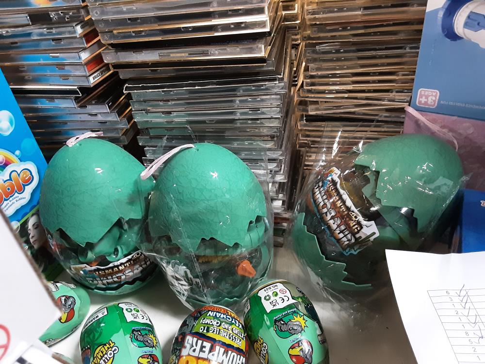 OEUF DE DINOSAURE GM