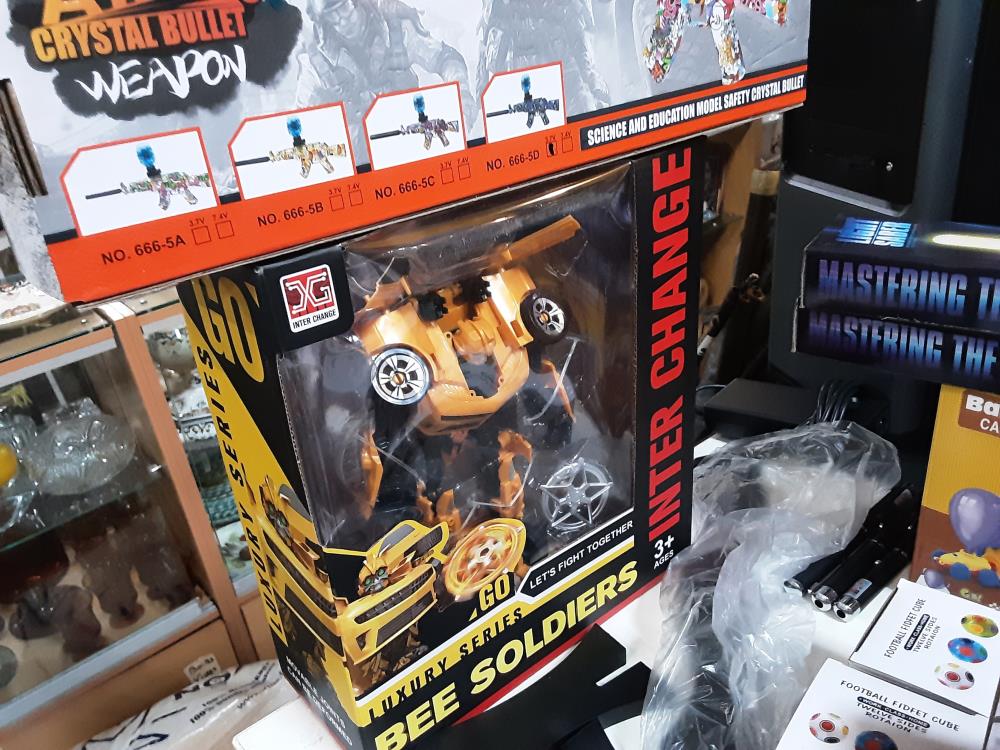 JOUET VOITURE TRANSFORMEUR