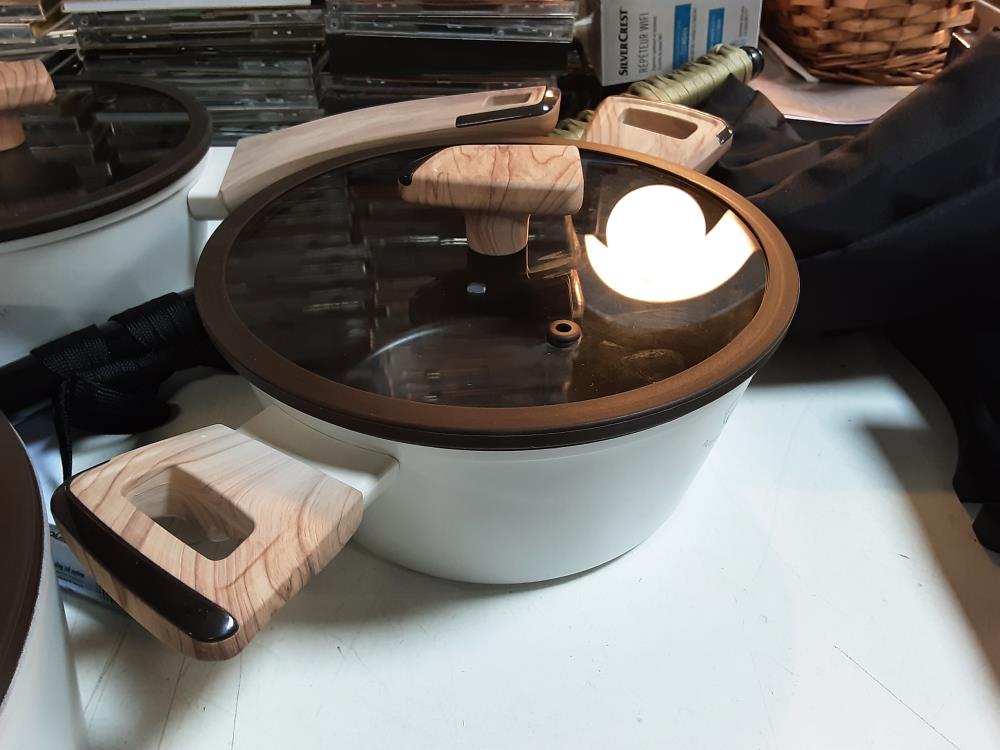 FAITOUT 20 CM REVÊTEMENT + COUVERCLE 