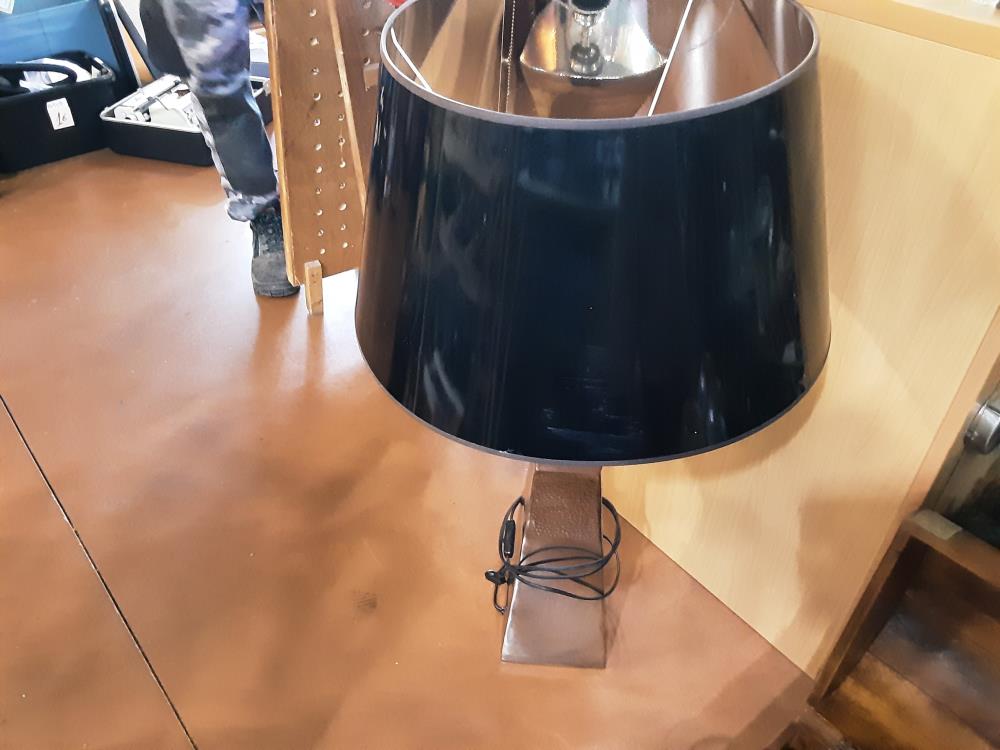 LAMPE MÉTALLIQUE CORELO