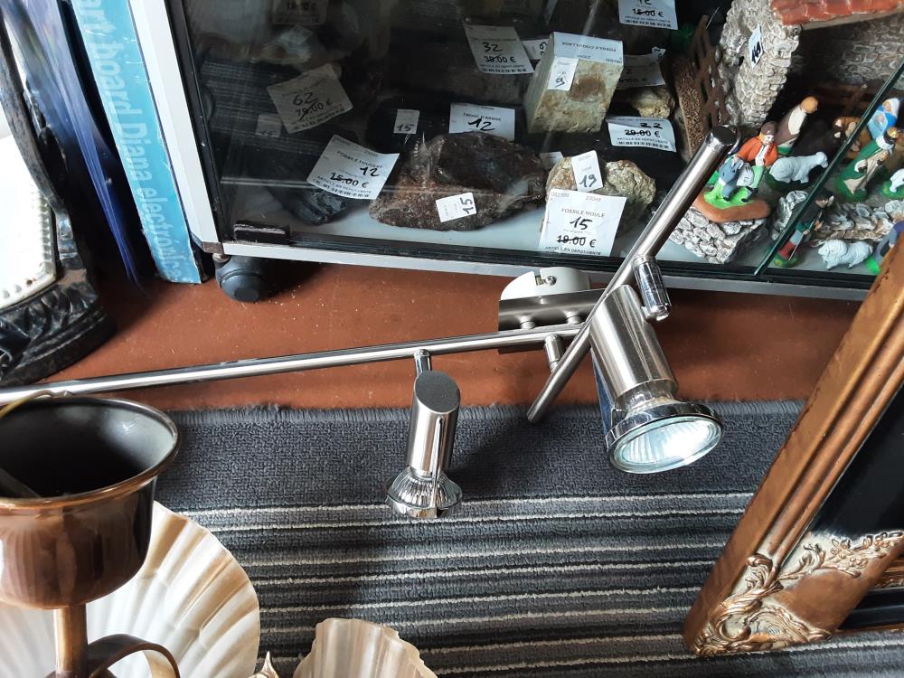 LUSTRE MODERNE 3 FEUX