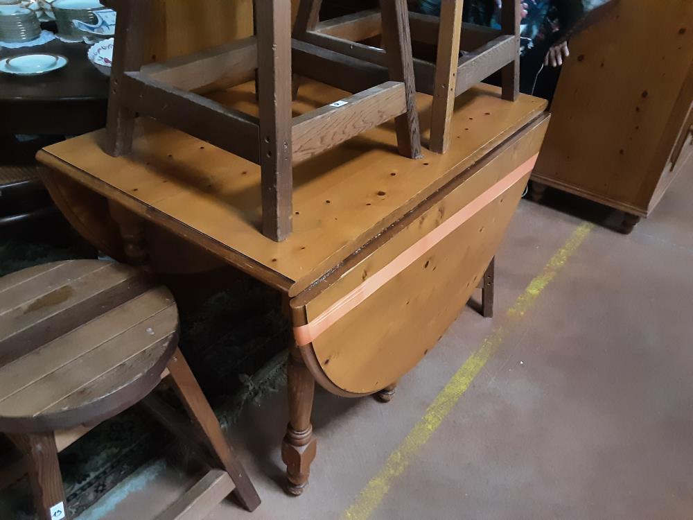 TABLE PIN 2 ABBATANT 1 ALLONGE 