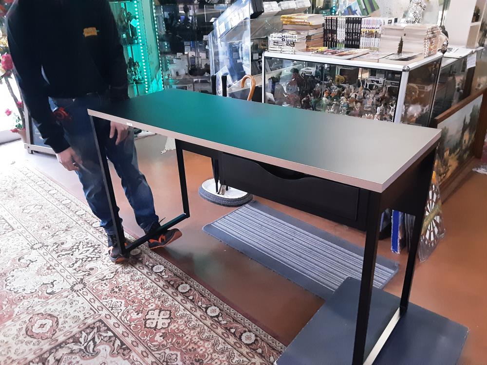 BUREAU NOIR 1T CADRE METAL PN177€