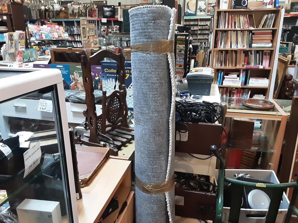 TQPIS BLANC ECRU 160X230 PN149€ COTÉ +/- DROIT