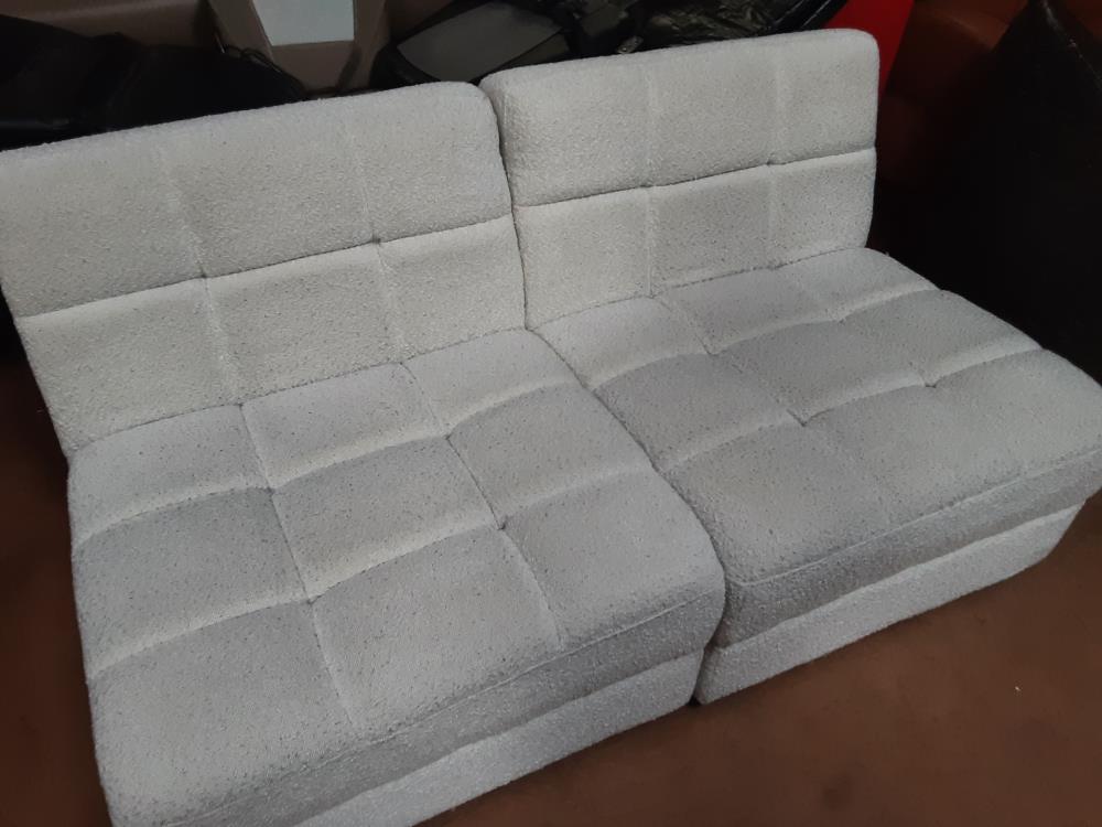PAIRE DE FAUTEUIL BLANC PELUCHÉ PN1398