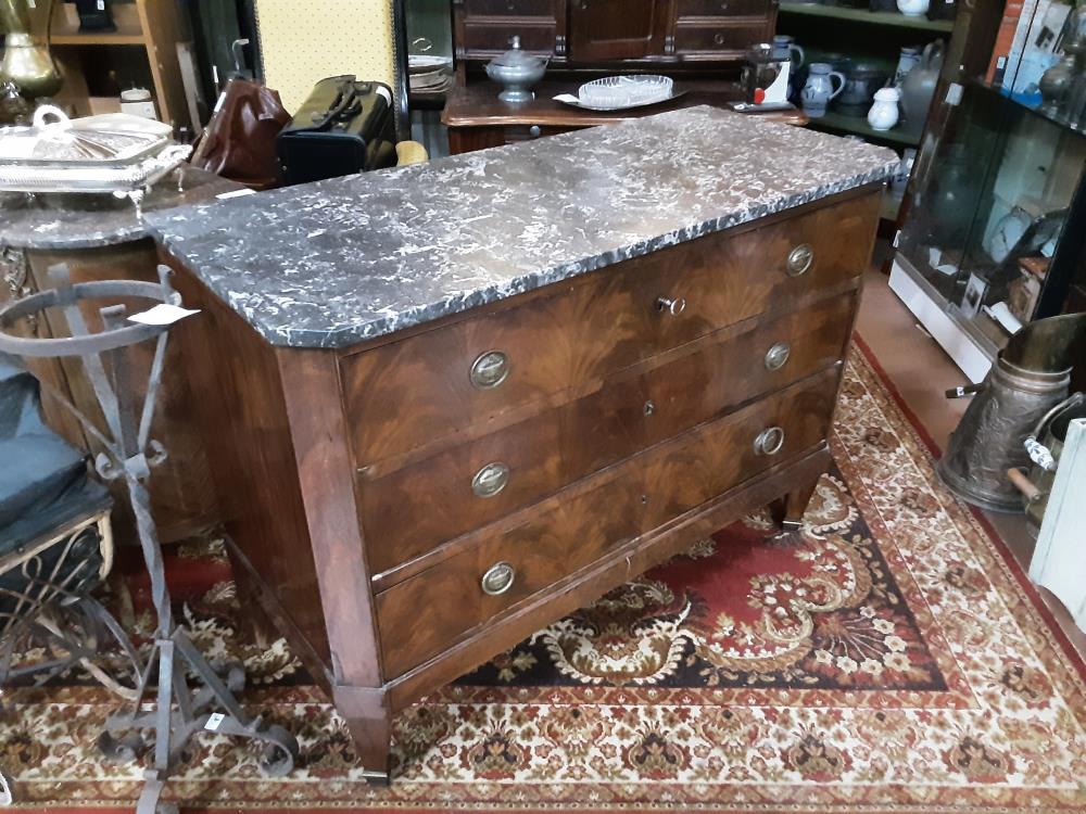 COMMODE ACAJOU 3T MARBRE + CLEF