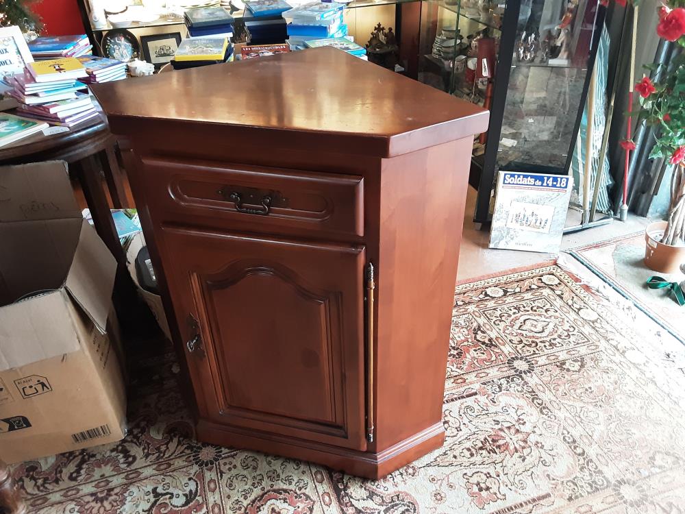 MEUBLE D’ANGLE MERISIER 1T 1P + CLEF