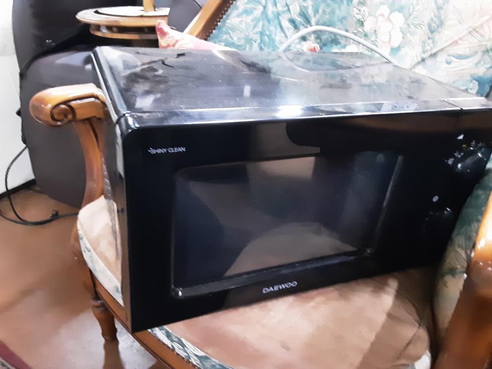 MICRO-ONDE DAEWOO + PLATEAU