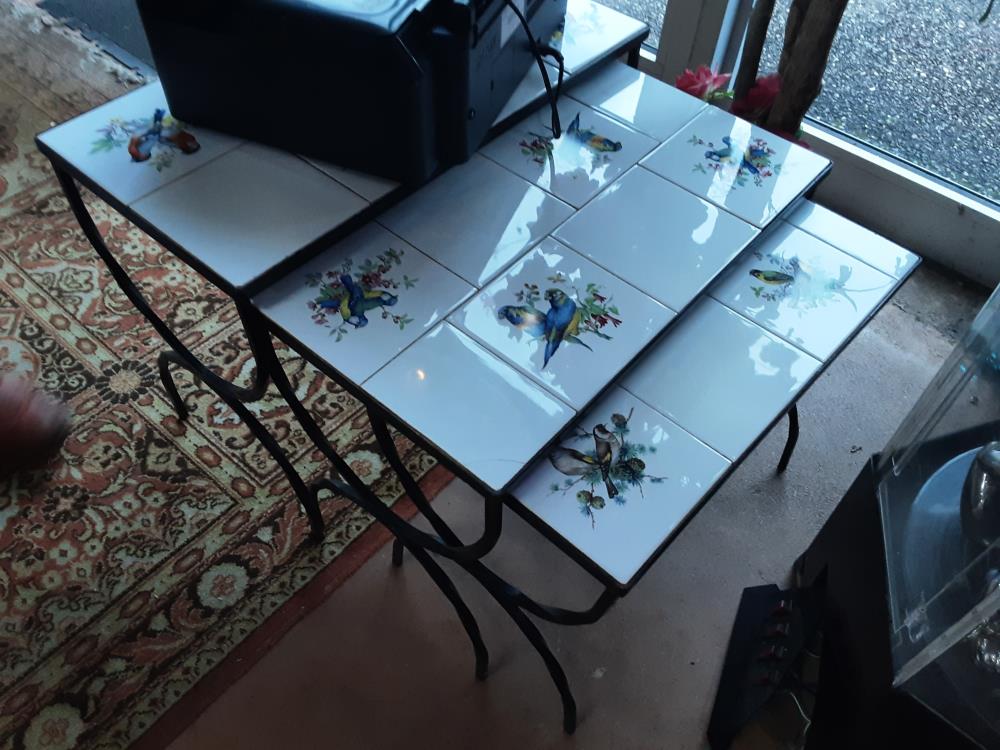 TABLE GIGOGNE OISEAUX