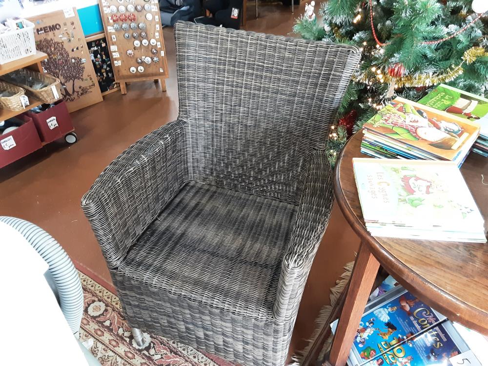 FAUTEUIL  OSIER FONCÉ 