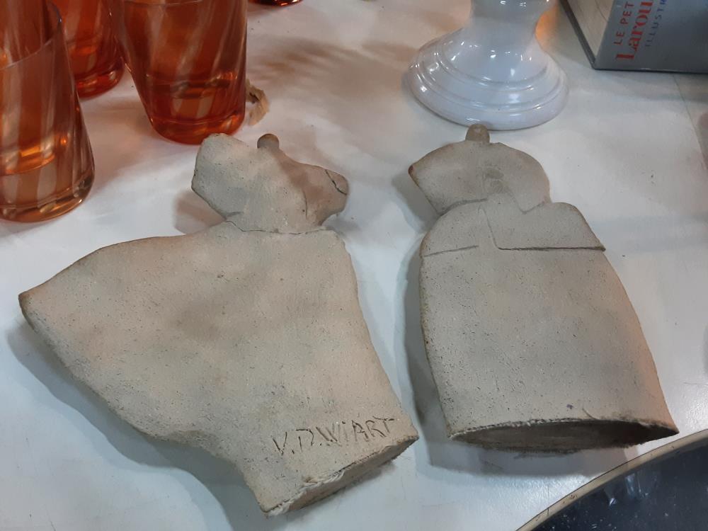 PAIRE STATUT SIGNE VD WIART