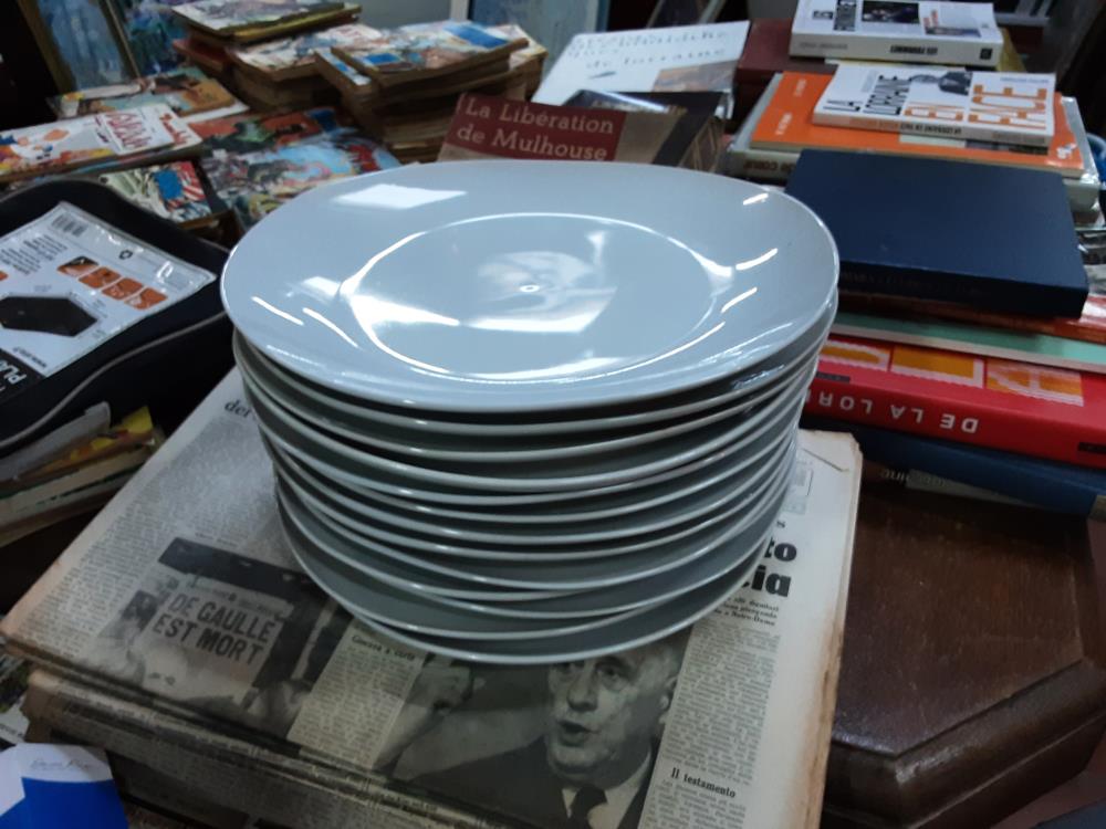 LOT ASSIETTES BLANCHE