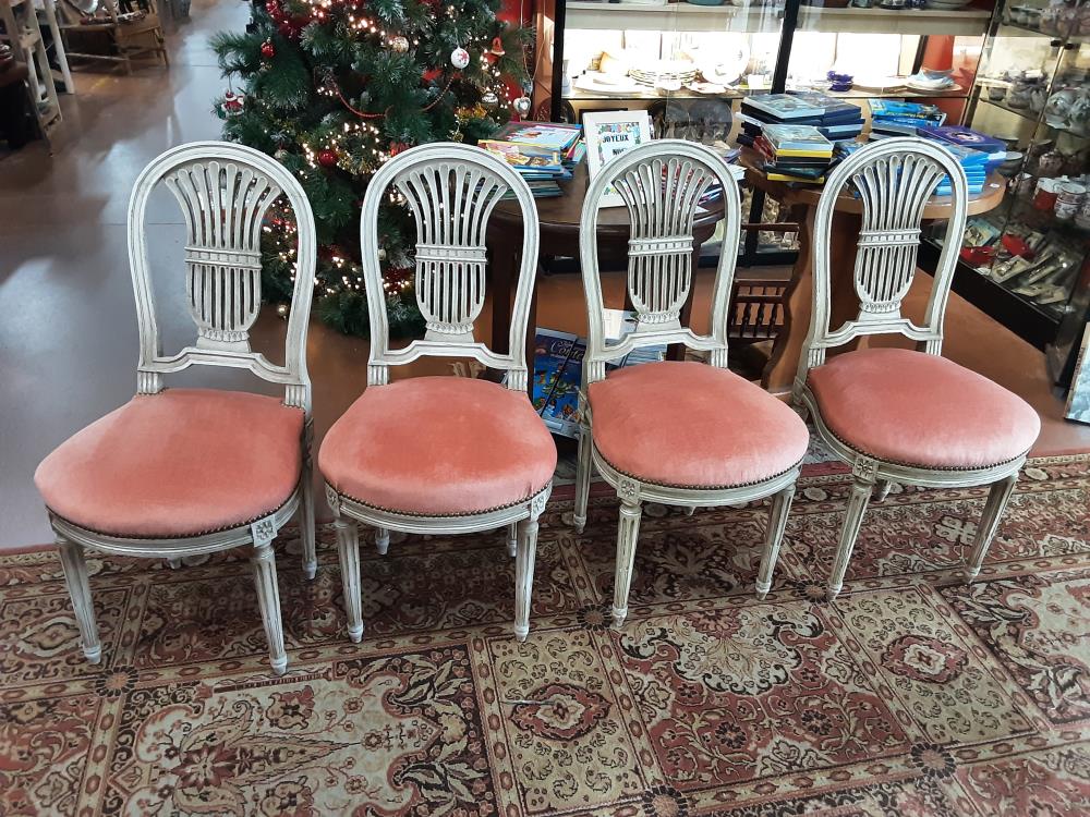 PAIRE DE CHAISES STYLE LOUIS 16