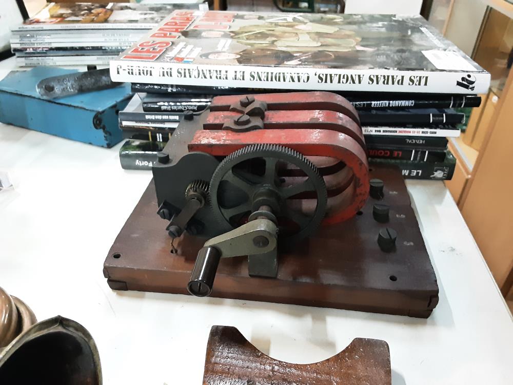 JOUET TECHNIQUE GENERATRICE 1898