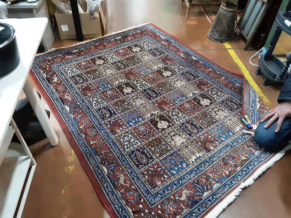 TAPIS LAINE MOTIFS CARRÉ 
