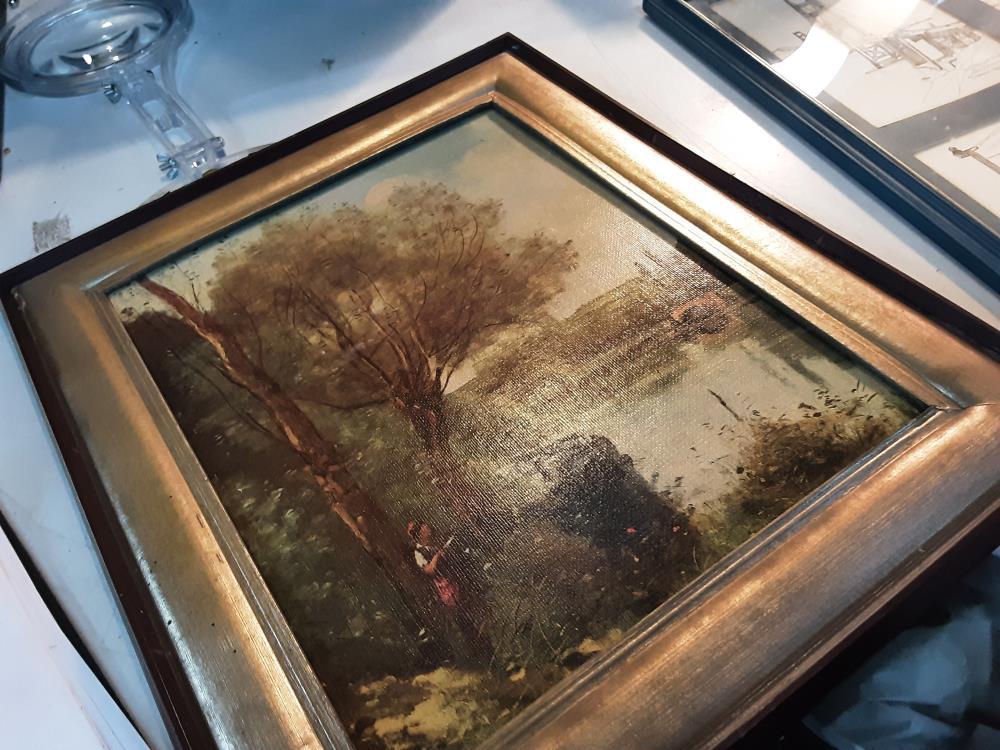 LISEUSE SUR LA BERGE CADRE DORE