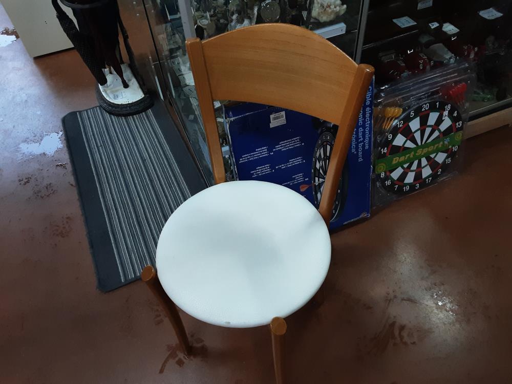 CHAISE BOIS SKAÏ BLANC