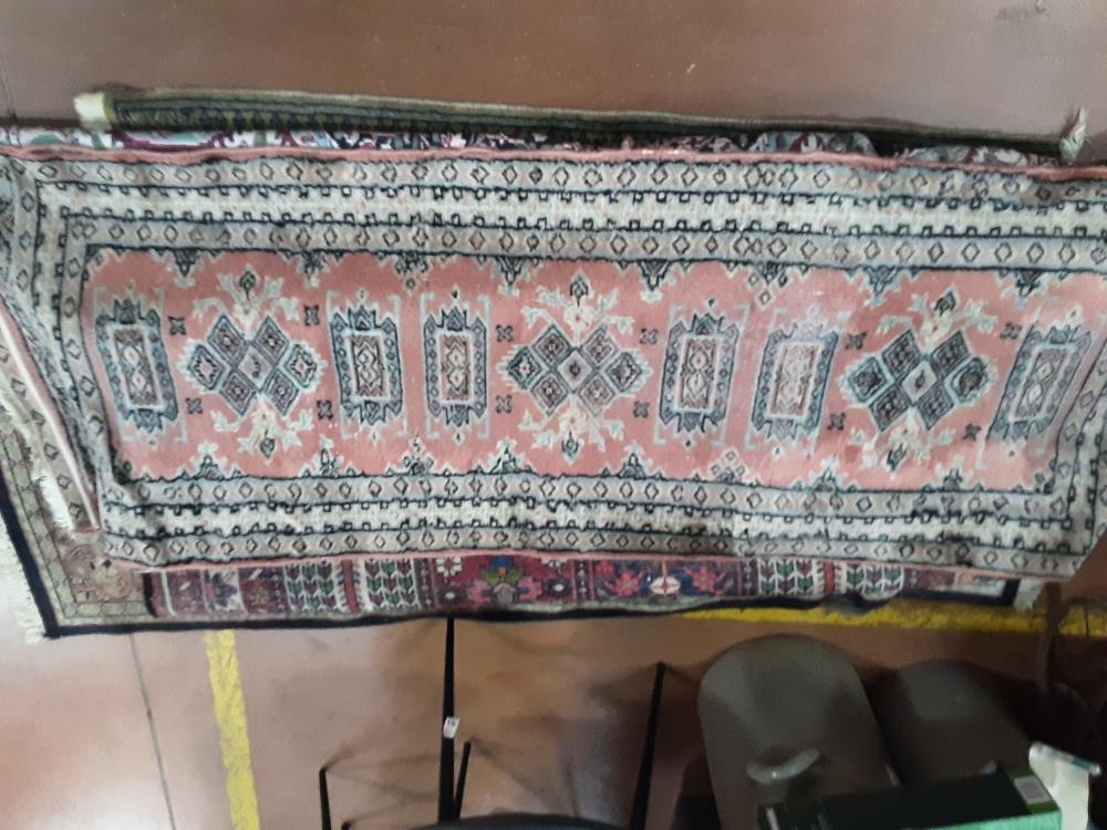 TAPIS DE COULOIR ROSE 