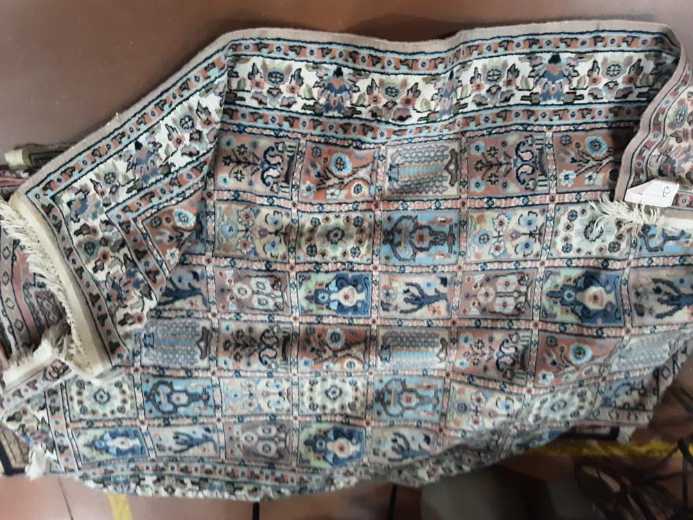 TAPIS LAINE BLEU ROSE 