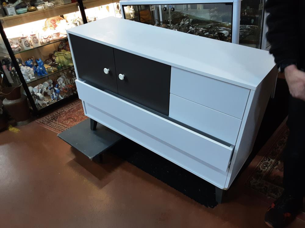 MEUBLE BLANC 4T 2P GRISE