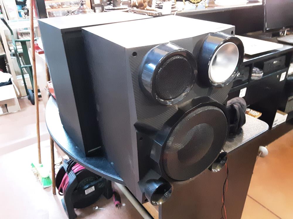 CHAINE MUSE + 2 ENCEINTES + BOUTON