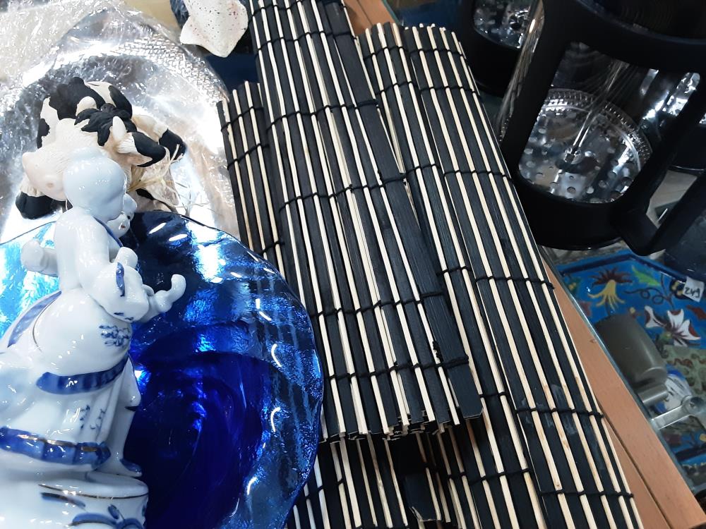 LOT 6 DESSOUS DE TABLE